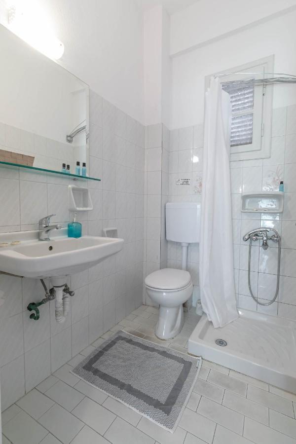 Porto Marina Aparthotel Гувия Екстериор снимка