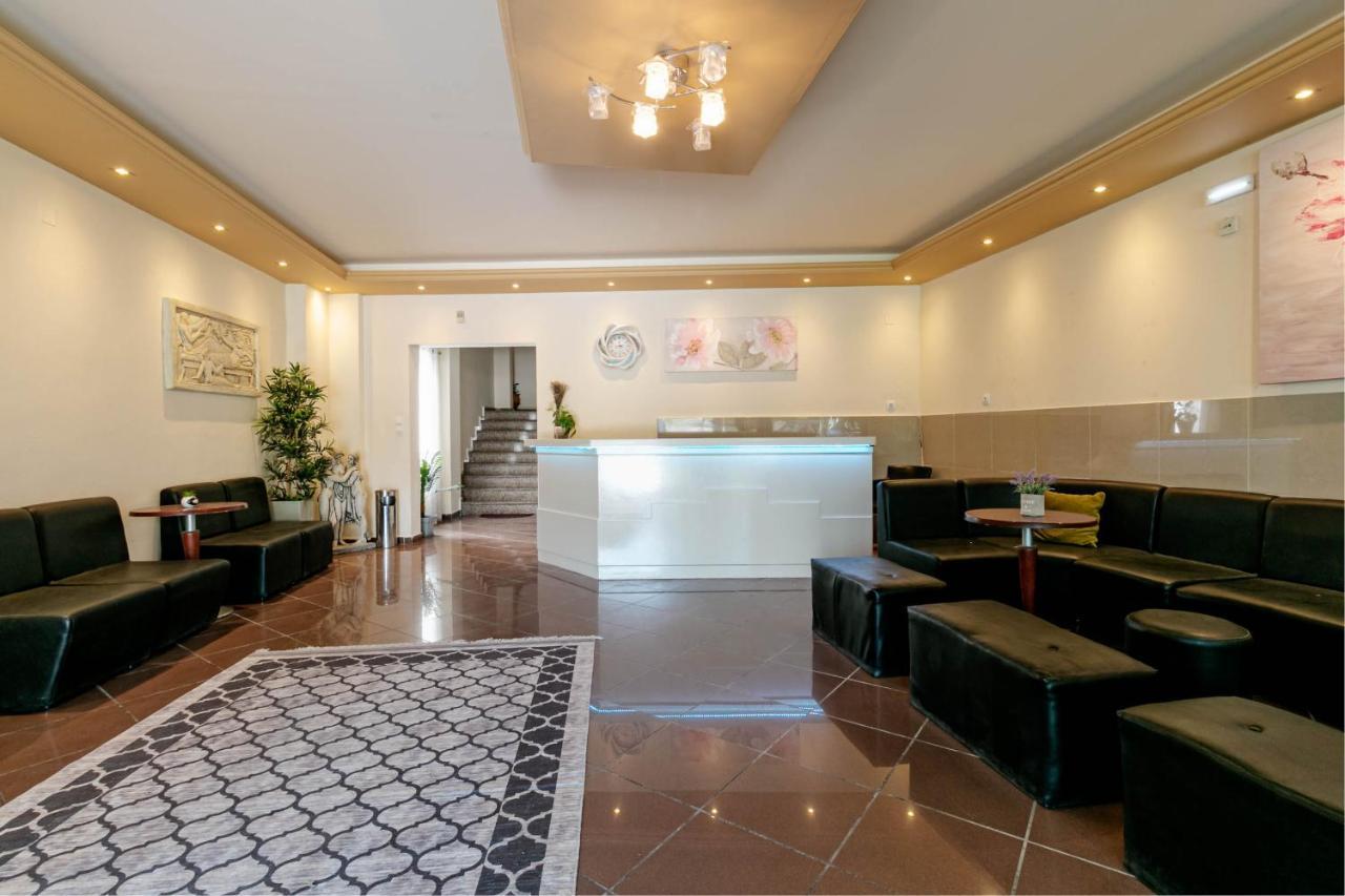 Porto Marina Aparthotel Гувия Екстериор снимка